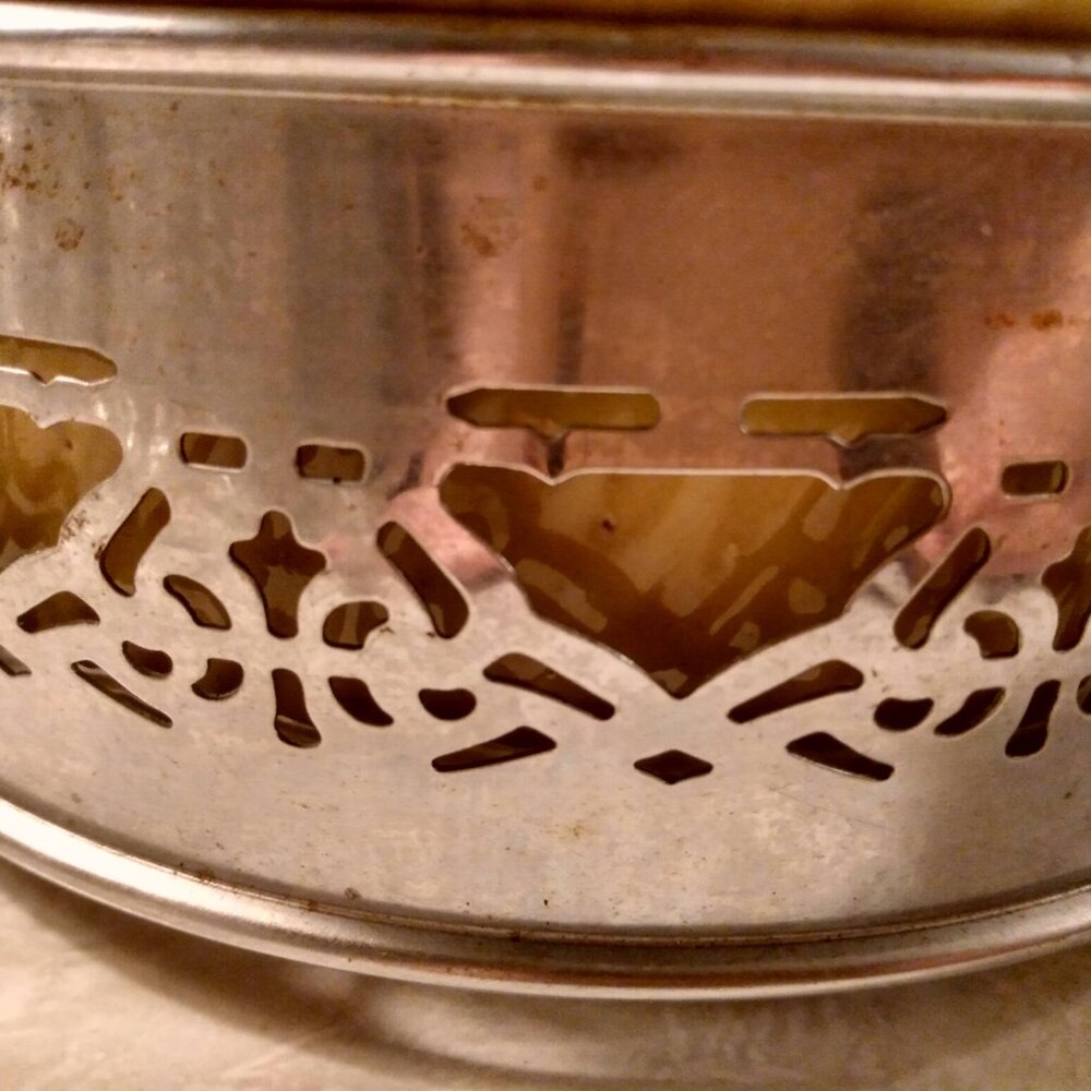 Vintage Stoneware Casserole Dish with Metal Carrier - Picture 4 of 6